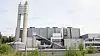 Fjernvarme, her eksemplifisert ved Hafslund Oslo Celsios anlegg på Klemetsrud, tillater energieffektivisering på systemnivå gjennom utnyttelse av energikilder som ellers ville gått til spille: overskuddsvarme fra industri og avfallsforbrenning.
