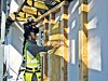 Etterisolering av vegger og tak utgjør en betydelig energiforskjell for kommunale bygg.