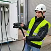 Alle elektriske gravemaskiner og tunge kjøretøy vil kunne bruke denne multiladeren, sier Jannik Stanger. Foto: Knut Bjørheim