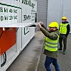 Konteineren inneholder også et vanlig byggestrømskap for kraner, pumper og annet elektrisk utstyr. Foto: Knut Bjørheim