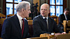 Statsminister Jonas Gahr Støre (Ap), og finansminister Trygve Slagsvold Vedum holder pressekonferanse om lakseskatten tirsdag.