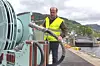 Miljøsjef Even Husby har vært en pådriver for utbygging av landstrøm til de fleste skipstyper, her med en plugg for offshoreskip, samt innføring av miljøindeks (EPI). Foto: Susanne Rislå Andersen
