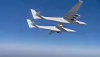 Flyet Roc med fartøyet Talon A fastspent i midten. – Vi nådde overlydshastigheter som nærmet seg Mach 5, sier Stratolaunch-sjefen om testflyvningen.