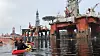 To aktivister fra Greenpeace har bordet riggen West Hercules, som skal til Barentshavet på oppdrag for Statoil.