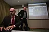 ETT BRETT: Arctic web er på lufta etter at administrerende direktør Gianluca Monachese (t.v.) hos Kadme og prosjektleder Kjell-Are Vassmyr fra Acona Wellpro lanserte portalen i Tromsø torsdag.