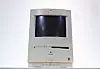 APPLE: Color Classic fra 1993 - 94 regnes som den første kompakte fargemaskinen fra Apple. Skjermoppløsningen var 512 x 384 piksler.