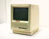 APPLE: MAC SE fra 1987 - 1990 ble regnet som en stort sprang framover fra forgjengeren Mac Plus. Modellen hadde like fullt omtrent den samme ytre skall som Apples første modell.