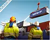 Container løftes om bord på et containerskip fra rederiet Samskip. Foto: Samskip