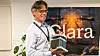 Bernt Skeie, administrerende direktør i Alma Clean Power med en Solid Oxide Fuels Cell - SOFC. Foto: Marius Valle