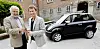 Think-direktør Jan-Olaf Willums overrakte i dag nøklene til den ene av Petter Stordalens nye Think City.