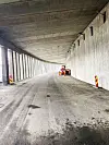 Inne i overbygget, fotografert fra tunnelåpningen. Foto: Erik Jenssen