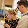 VR-visningen krever smarttelefon og et par spesialbriller, som DNB Eiendom sender kostnadsfritt til alle som melder interesse for VR-briller via nettsiden for Tordenskiolds hage. Illustrasjonsfoto: Victor kleive, Inbovi