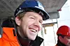 Da Choice-kjeden i 2002/03 besluttet å lage et eget program for energisparing, fikk Tempero oppgaven, senere kjøpt og omdøpt til AF Energi og Miljø. De har sett mange konstruksjoner der energibruken later til å være neglisjert, og de fordeler innsparingspotensialet på tre. En tredjedel kan tas på gode rutiner, en tredjedel på mindre investeringer som er tjent inn på et år og den siste tredjedelen er større investeringer. I praksis er det kun aktuelt for nybygg og store rehabiliteringer. PLIKT: På Skanskas vegne har dr. ing. Bjørn Jenssen Wachenfeld lovet at hotellet ikke skal bruke mer enn maksimalt 188 kWh/m2/år. Han er trygg på å lykkes.