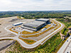 Morrows batterifabrikk i Arendal åpnet 16. august 2024. Dette bildet er tatt ganske nøyaktig to år senere.