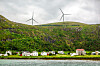 Vindmøller ved tettstedet Ulla på Haramsøya i Ålesund kommune i Møre og Romsdal. Regionen har hatt høye strømpriser i det siste.