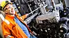 Kraftpakker: Disse dieselmotorene leverer kraft til hydraulikkpumpene fra Bosch Rexroth som driver broen, viser Anders Grindheim som er prosjektleder for bevegelige gangbroer på Marine Aluminium.