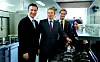 STOLT: Jens Stolteneberg, Tony Blair og to studenter fyrer opp med norsk gass 16. oktober 2006 i London.