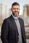 Smarthusekspert Frode Aardal ser for seg to måter smartbygg kan løses på: Komplette konvergerte smarthusnettverk, og hybride smartbygg.