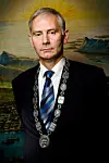 Helge Eriksen og 15 til 20 andre ordførere skal ha et møte med statsministeren om konsekvensutredning i nord.