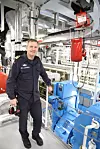 Motorer fra Bergen Engines og generatorer fra Siemens. Det er utstyr maskinmester Roy Arne Jensen mener holder høy kvalitet. Foto: Tore Stensvold