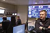 Maskinmester Roy Arne Jensen i maskinkontrollrommet. Han mener det er fornuftig å holde seg til kjent og utprøvd teknologi på Sjøforsvarets fartøy. Foto: Tore Stensvold