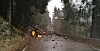 Fylkesvei 5400 i Bergsdalen i Dale ble stengt søndag på grunn av jordskred.