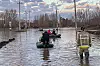 Flere tusen måtte evakueres etter at en demning ved byen Orsk i Orenburg i Russland brast.