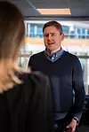Vi tilrettelegger så folk kan sitte der de ønsker, men det er viktig at de er innstilt på å bygge kultur, at de deler av sin kunnskap og er med på å bygge opp organisasjonen, sier Schjerpen Foto: Delta V