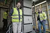 For ett år siden åpnet Corvus testsenter for brenselcellesystem. Nå kan Thor Humerfelt, leder for brenselcellesystem- og arkitektur (t.v) og prosjektleder Kristian Holmefjord si seg fornøyd med å dra i land den første kommersielle kontrakten. Foto: Corvus