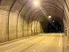 Inni er det tunnelduk. Den skal erstattes med PE-skum og sprøytebetong. Foto: Sweco/Vestland fylkeskommune