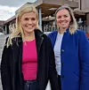 Ordfører i Nordreisa kommune, Hilde Nyvoll (Ap) sammen med fylkesrådsleder Kristina Torbergsen (Ap) Foto: Troms og Finnmark fylkeskommune