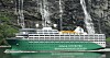 Havila Kystruten tar opp kampen med Hurtigruten ASA og satser på grønne skip med LNG og batterier.Skipene blir 125 meter lange, 20 meter brede og har plass til 700 personer.