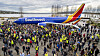 Southwest Airlines tok imot Boeing 737 nummer ti tusen tirsdag. Selskapet som kun flyr med 737 var lanseringskunde på både 737-300, 737–500 og 737–700.