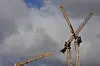 BYGGEBOOM: Kraner på anleggsplass midt i Berlin.