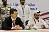 Kongsbergsjef Geir Håøy og Nasser Al-Naimi, direktør for Barzan Holdings. Foto: Kongsberg