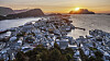 Solnedgang over Ålesund. Utsikt fra Fjellstua på Aksla.
