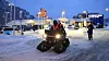 Mange trengte hjelp på Sørlandet onsdag. Her kjører Tommy Tofteland fra Sivilforsvaret Ida Engen fra hjemmesykepleien på grunn av det kraftige snøværet som har gjort veier ufremkommelige.