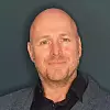 – Offentlig sektor har nå umiddelbar tilgang til banebrytende teknologi som IoT, maskinlæring og kunstig intelligens ved et tastetrykk, og det uten behov for å investere store summer i teknologiinfrastruktur, sier Wayne Soutter, som er ansvarlig for løsninger for offentlig sektor i AWS. Foto: Amazon Web Services