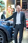 Jörg Beyer har troen på de nye ladbare hybridene Ford Explorer og Ford Kuga. Foto: Marius Valle