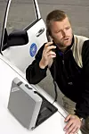 Norwegian UNDAC Support er direktoratets team for ikt-støtte i felt ved internasjonale katastrofer.SUMMETONE: Den norske UNDAC-gruppen i Tunisia sørger for at hjelpearbeiderne får 'summetone' til både tale og datatrafikk. (Foto: Paal-André Schwital)