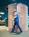 Egendesignet: Trappen er desginet av teamet i Computas selv, og er hjertet på den velgjennomtenkte arbeidsplassen. Foto: Gaute G Dahle