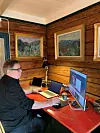 Audun Bakken har vært en del av det samme DNB-teamet hele veien. Tidvis jobber han fra familiegården i Drangedal. Foto: privat