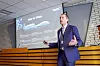 Brad Champion leder Triton-programmet hos Northrop Grumman. Her i kommunestyresalen på Andenes.