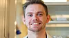 – Hvis vi skal bruke batterier for å gi kraft til en fornybar revolusjon, så er det jo dumt at grunnmaterialet derfra kommer fra petroleum, sier Andreas Nicolai Norberg (27), forsker i batteriteknologi på NTNU. Foto: Marthe Svendsen