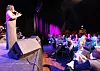 SJARMERTE IT-TINGET: Et crew av musikere fra New York fikk 550 deltagere på IT-tinget i god stemning i går kveld. Bandet spilte til klokken 02.30. Ja, det var nesten som i gode gamle Dot Com-tider!