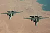 USA vil aldri mer bruke F-14 i strid, som her over Irak i 2004. Men etter minst 20 år på bakken kan tre slike fly bli gjort flyvedyktige igjen.