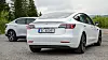 Test av Polestar 2 og Tesla Model 3.