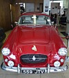 1962: Bristol 407 fra 1962. Rød klassiker i fullt kjørbar stand. Nytrukne skinnseter. 34 500 pund. Allerede som ny ble den levert med skivebremser på alle fire.