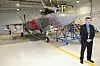 Hit, men ikke lenger. Flere sikkerhetsvakter passet på at norsk presse ikke kom for nær denne F-35-maskinen som for anledningen var ustyrt med Joint Strike Missiler fra Kongsberg.