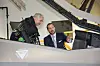 Kronprins Haakon var den eneste som fikk bli med Alan Norman opp i cockpit. Ifølge Forsvarsdepartementet var Lockheed Martin-ledelsen begeistret for kongelig besøk.